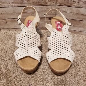 POP memory foam white crochet wedges